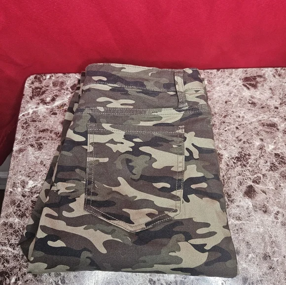 NWOT No Boundaries NOBO Women High Rise Skinny Camouflage Pants Size 13 - Picture 5 of 5